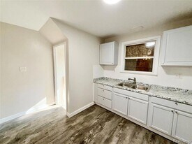 9899 Balfour Rd in Detroit, MI - Building Photo