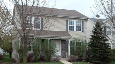 24 Waterbury Cir in Oswego, IL - Building Photo - Building Photo