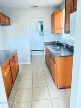 548 S Caroline St in Daytona Beach, FL - Building Photo - Building Photo