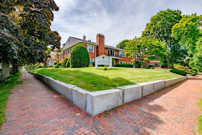 175 Pine St, Unit 1J in Portland, ME - Foto de edificio - Building Photo