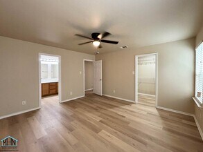 8914 Roaring Spring in Universal City, TX - Building Photo - Building Photo