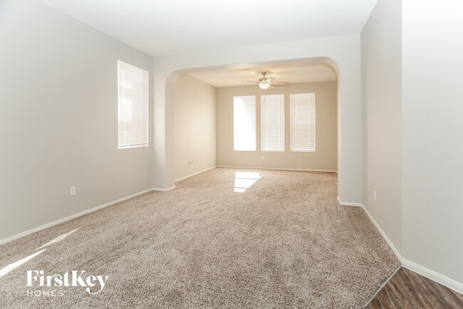 8049 Rock Port Cir in Las Vegas, NV - Building Photo - Building Photo