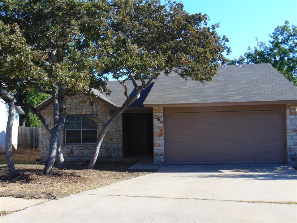 604 Mistywood Cir in Cedar Park, TX - Foto de edificio