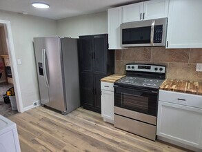 214 Lobban St in Warrensburg, MO - Building Photo - Building Photo