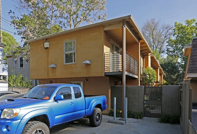 2110 H St in Sacramento, CA - Foto de edificio - Building Photo