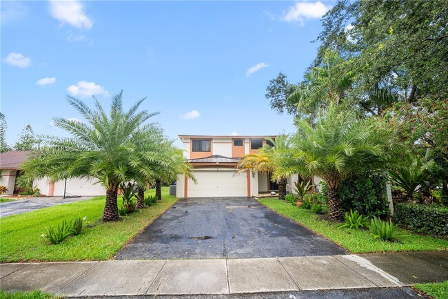 2481 Riverdale Dr N in Miramar, FL - Building Photo - Building Photo