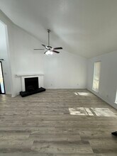 125 London Ln in Glenn Heights, TX - Building Photo - Building Photo