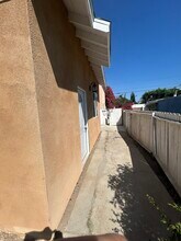 7948 Aura Ave in Reseda, CA - Building Photo - Building Photo