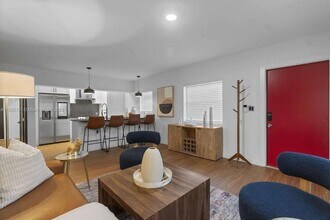 1428 NE 153rd Terrace in North Miami Beach, FL - Building Photo - Building Photo