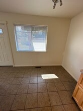 11 SE Cleveland Ave in Bend, OR - Building Photo - Building Photo