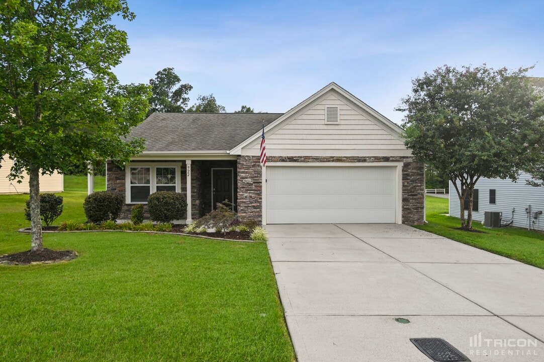 922 Pointe Andrews Drive in Concord, NC - Building Photo