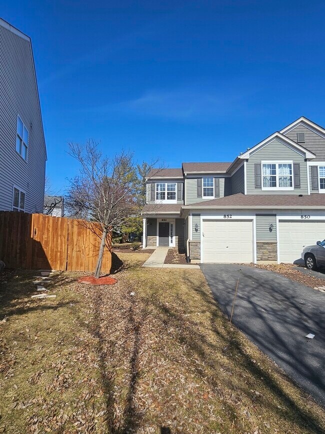 852 Woodewind Dr in Naperville, IL - Building Photo - Building Photo