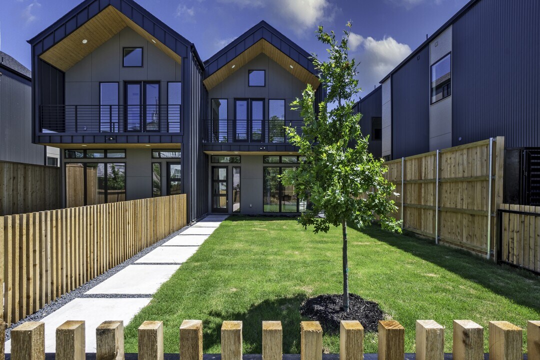 2314 Kirby St in Dallas, TX - Building Photo