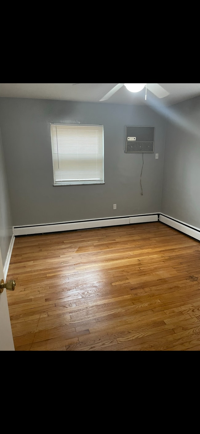 100 Clinton Springs Ave, Unit 4 in Cincinnati, OH - Foto de edificio - Building Photo