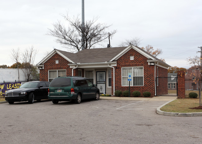 Springdale Creek Apartments in Memphis, TN - Building Photo - Building Photo