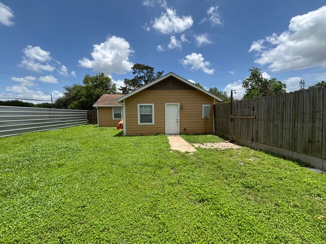 12406 Carlsbad St in Houston, TX - Building Photo - Building Photo