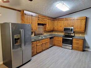 255 Rocky Ridge Dr in Douglasville, GA - Foto de edificio - Building Photo