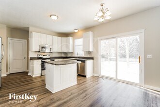 1527 W Quail Run Dr in Newark, OH - Building Photo - Building Photo