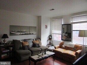 403 Catharine St-Unit -1 in Philadelphia, PA - Building Photo - Building Photo