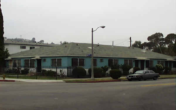 4101 Somerset Drive in Los Angeles, CA - Building Photo