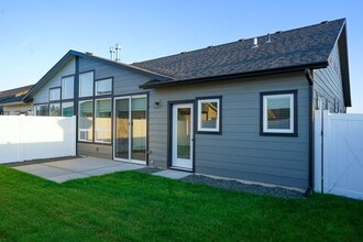7889 N Mocha Lp in Coeur d'Alene, ID - Building Photo - Building Photo