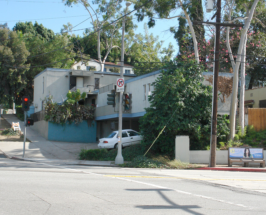 2954 Marathon St in Los Angeles, CA - Foto de edificio