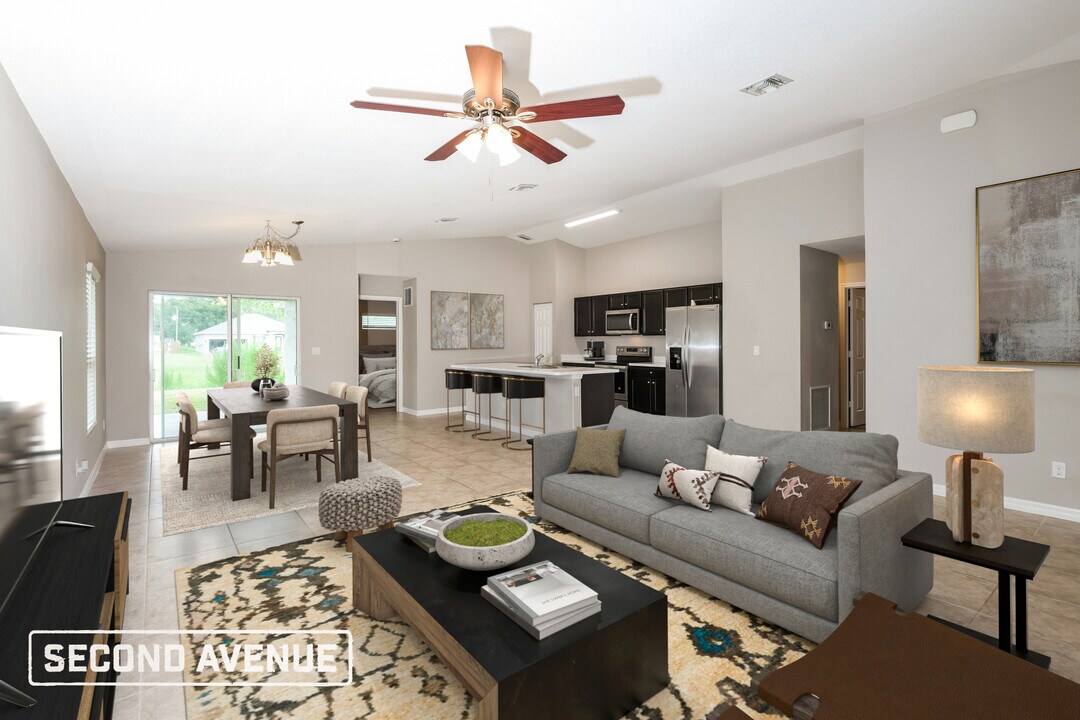 846 Carnation Ave SE in Palm Bay, FL - Foto de edificio