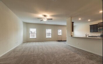 3952 Prairie Crk in New Braunfels, TX - Building Photo - Building Photo