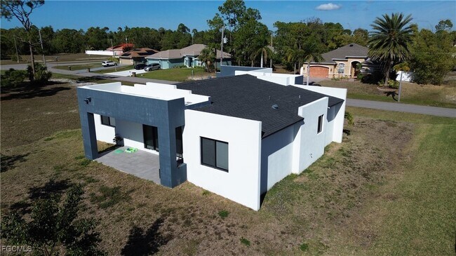 2716 NW 22nd St in Cape Coral, FL - Building Photo - Building Photo