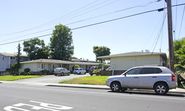 gummow Apartments in Santa Clara, CA - Building Photo - Building Photo