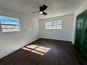 100 Shady Oaks Ln in Somerville, TX - Building Photo - Building Photo