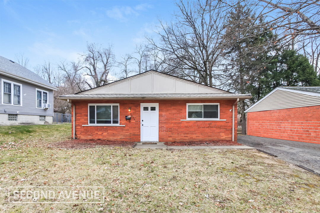 3839 Standish Ave in Cincinnati, OH - Building Photo