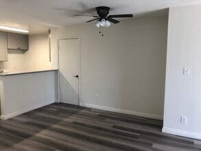 1320 Venice Blvd, Unit 308 in Los Angeles, CA - Building Photo - Building Photo