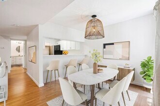 760 Canyon Oaks Dr in Oakland, CA - Building Photo - Building Photo