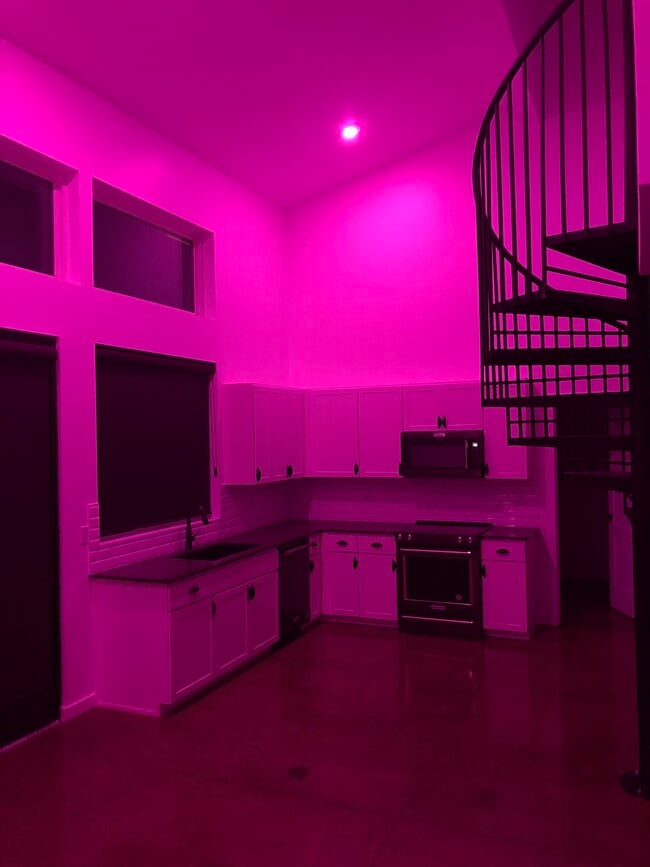 9125 S 16th St in Phoenix, AZ - Building Photo - Building Photo