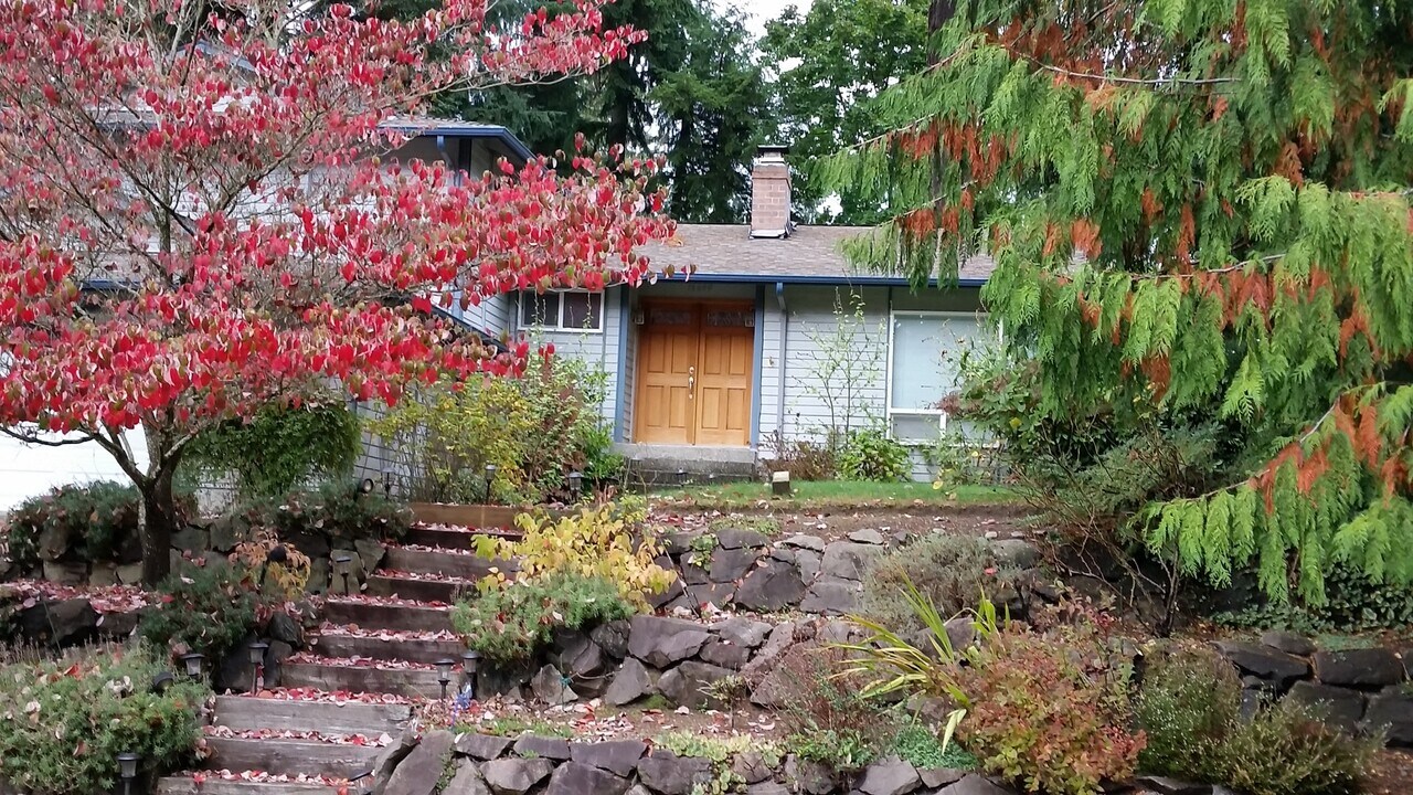 16640 SE 17th St in Bellevue, WA - Building Photo