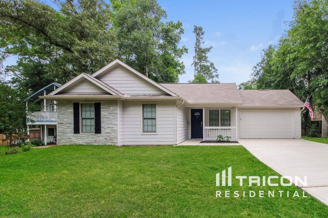 10457 Royal Andrews Dr in Conroe, TX - Building Photo