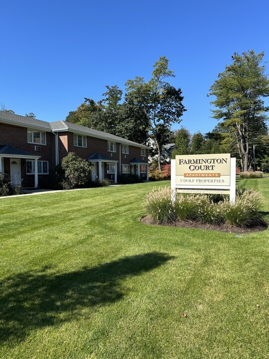 Farmington Court Apartments in Farmington, CT - Building Photo