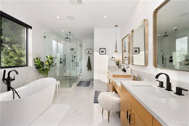 4543 Lennox Ave in Los Angeles, CA - Building Photo - Building Photo