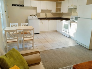 7337 Jubilee Av in Burnaby, BC - Building Photo - Building Photo