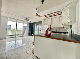 1914 University Ave in Honolulu, HI - Building Photo