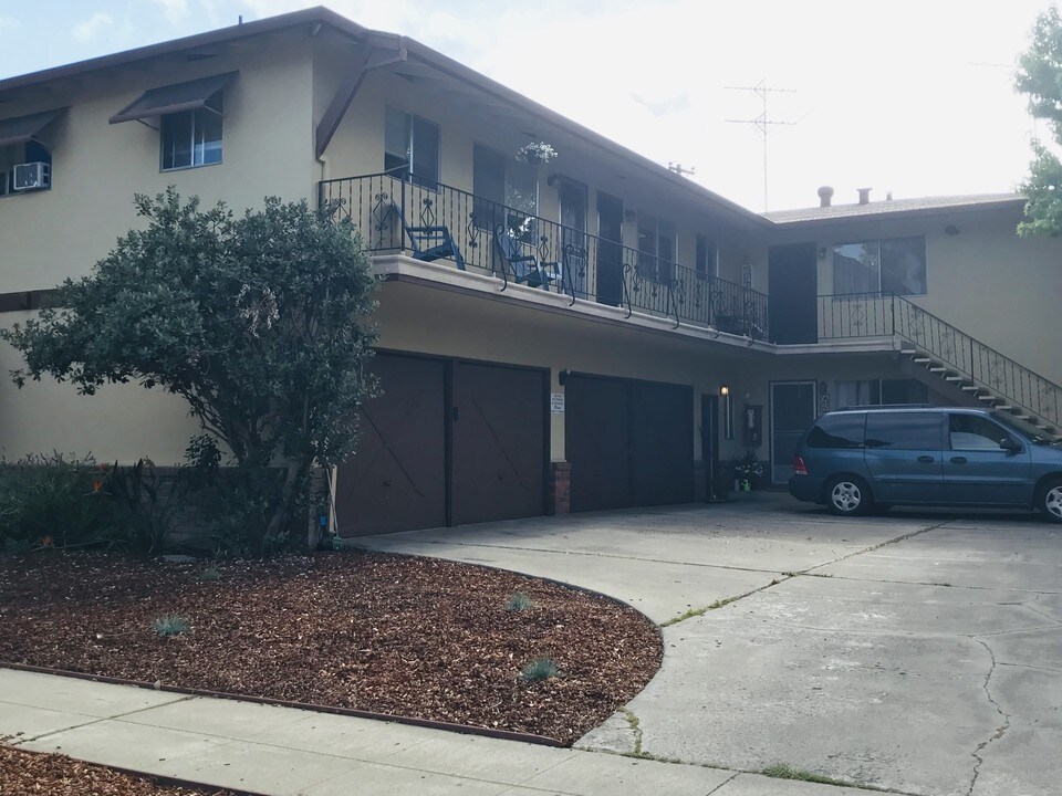816 Opal Dr in San Jose, CA - Building Photo