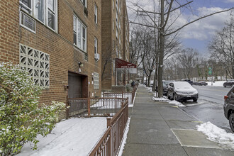 Park Lane in Bronx, NY - Foto de edificio - Building Photo