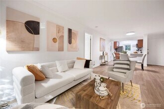 12630 100th Ln NE in Kirkland, WA - Building Photo - Building Photo