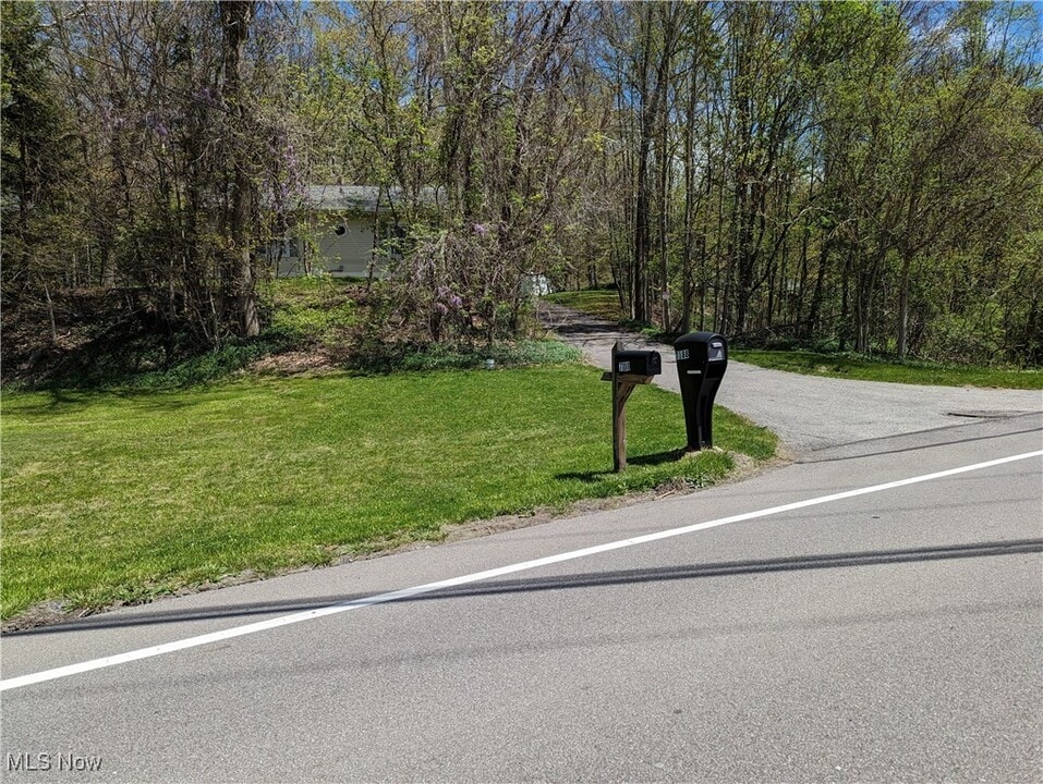 7180 Chagrin Rd in Chagrin Falls, OH - Building Photo