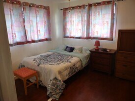 2074 St Louis Dr, Unit MasterBedroom in Honolulu, HI - Building Photo