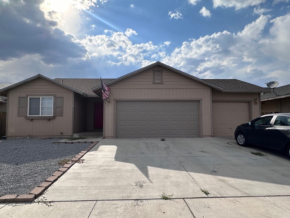 1520 Trubode Ln in Fernley, NV - Building Photo