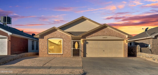 12077 Castle Keep Cir in El Paso, TX - Building Photo - Building Photo
