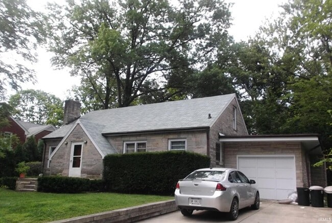 property at 1210 E University St