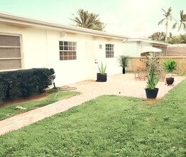 71 18th Ave S in Lake Worth Beach, FL - Building Photo - Building Photo
